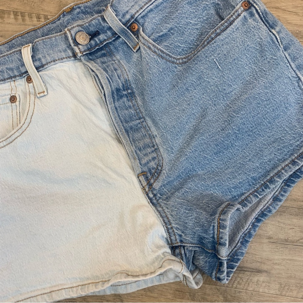 Levi’s VTG 90s 501 Button Fly 2 Tone Denim Shorts - Picture 2 of 8